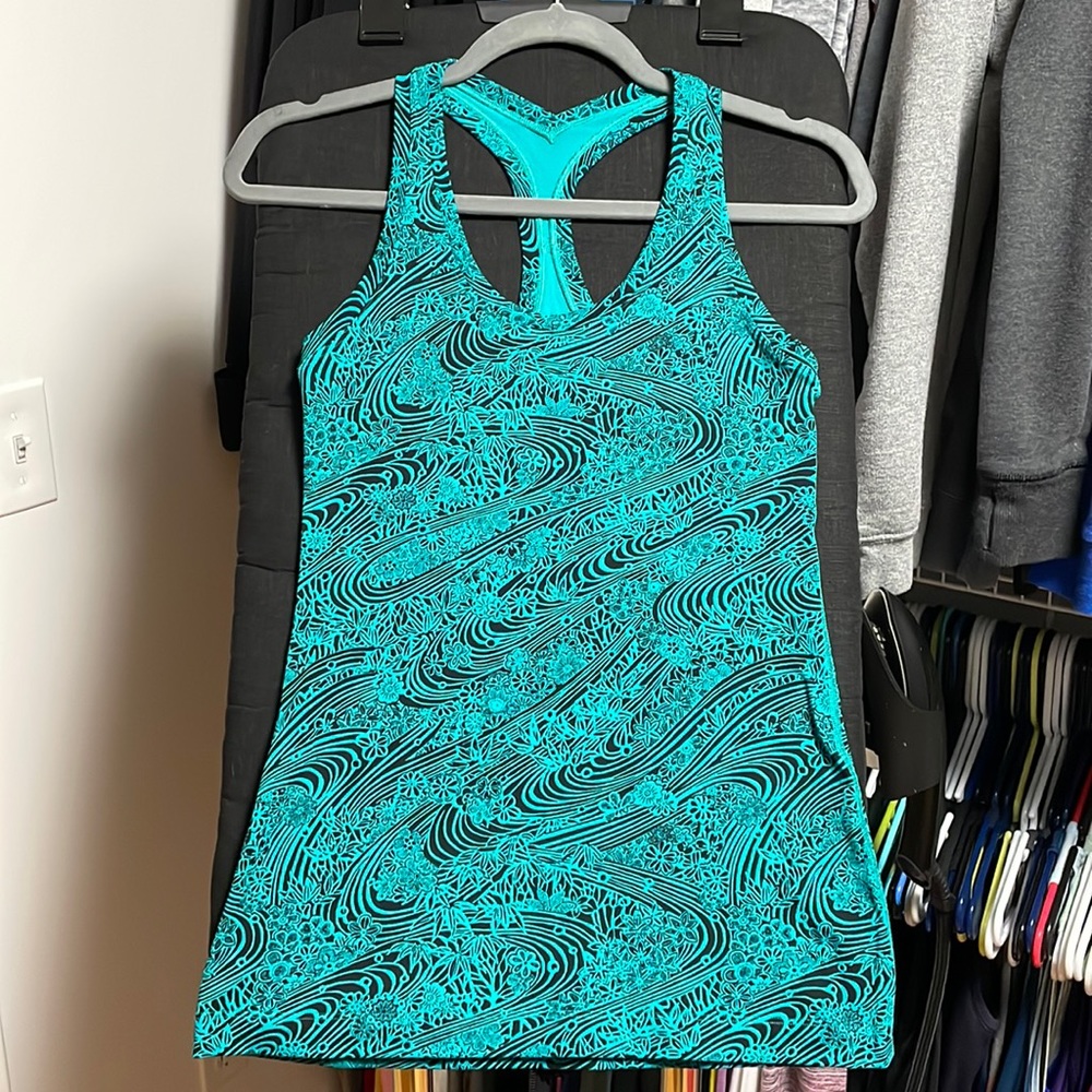 Lululemon tank top